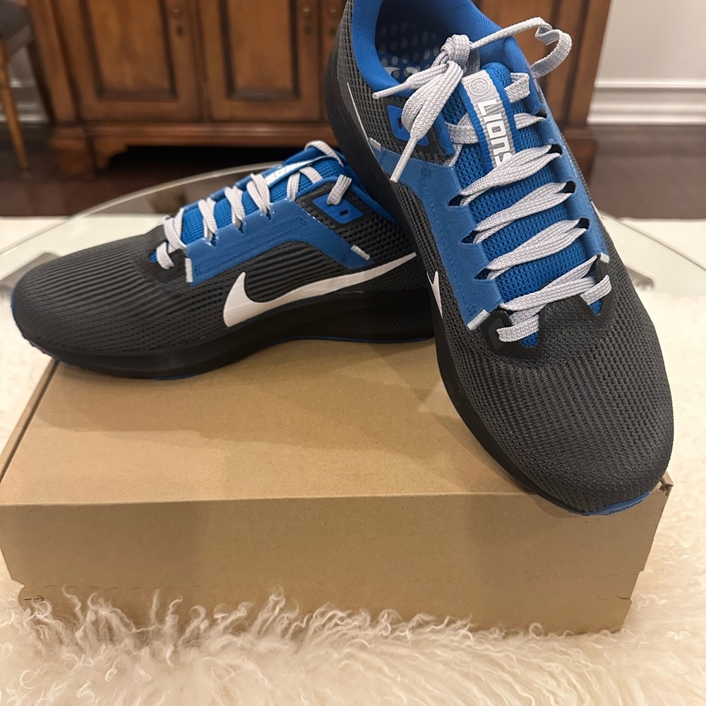 Nike- NFL x Zoom Pegasus Detroit Lions, US size 9.